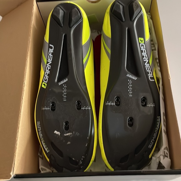 Louis Garneau Bike Shoes. Like New size 41.5 - Picture 2 of 8